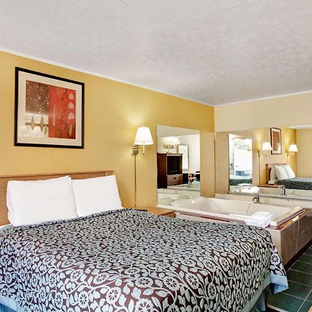 Days Inn By Wyndham Knoxville West Extérieur photo